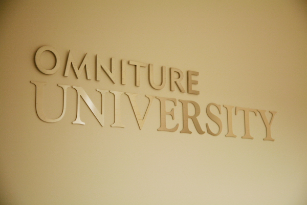 OMNITUREのユーザーが講習を受ける「OMNITURE UNIVERSITY」と名付けられた部