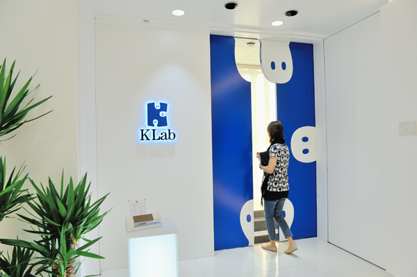 六本木ヒルズ、森タワー22階にオフィスを構えるKLabのメインエントランス