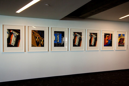 額縁におさめられたアートワークをよく見ると「T」「W」「I」「T」「T」「E」「R」。これも地元のアーティストの手によるもの