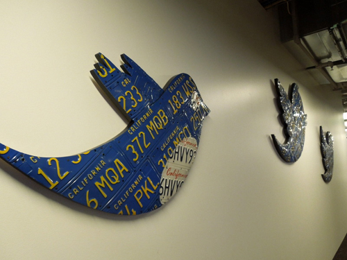 Twitterを象徴する鳥のロゴ。これも地元のアーティストによって手がけられてきた。これまでに少しずつフォルムが変化している