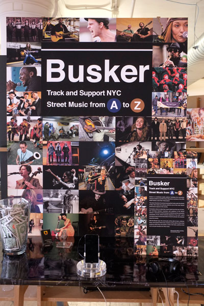 モバイル端末でニューヨークのストリートミュージシャンの情報や演奏を共有し、彼らの活動をサポートするプラットフォーム「Busker」(Alessandra Melo da Silva)