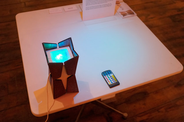 Northstar社がデザインした、さまざまな光の色を表現できるテーブルランプのプロトタイプ