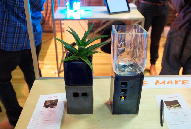 支援を受けている生徒たちが作った工芸作品。彼らは工業デザインを学び、職人的な技能を身につけていくのだという