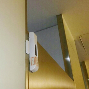 トイレのドアに設置したセンサー