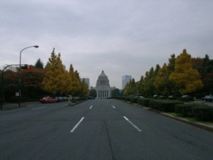 国会議事堂も寒そう