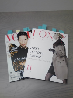 海外のファッション誌やブランドマガジンなどを参考にしながら、プレゼン資料をまとめていきます