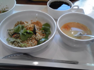 お腹が空いていたので、丼物を注文。上司におごってもらっちゃいました！