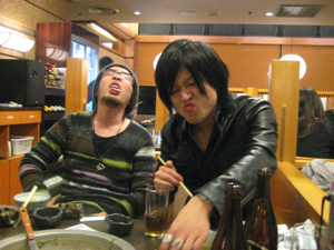 左からアートディレクターの植山さんと渋谷さん