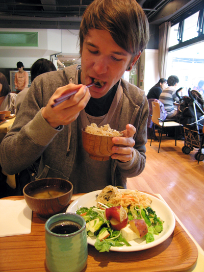 クレヨンハウスでランチ