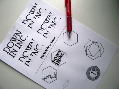 いくつかある候補の中から、キューブのロゴが採用されました