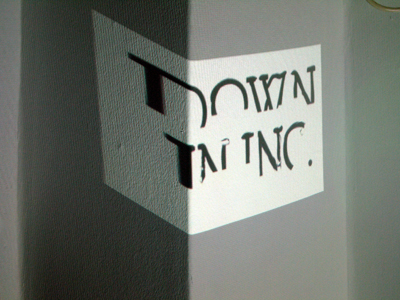 ロゴを投影してみます