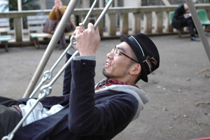 神社の隣の公園でちょっとはしゃいでみる