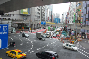 通勤途中、慌ただしい街並みを撮影してみました