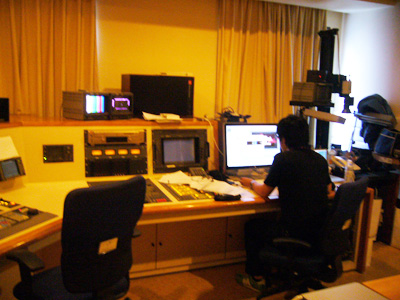 編集スタジオの様子