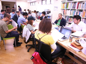 全体ミーティングの様子