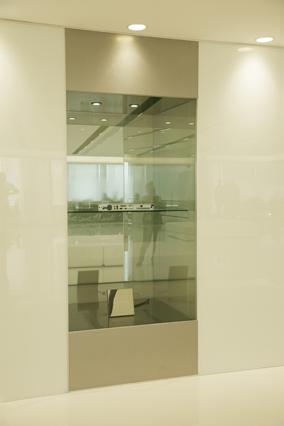 同じくエントランスの先で出迎えてくれるサーバー。これはグリー設立当初に使用されていたもの。原点を忘れない──そんな姿勢が伝わってくる