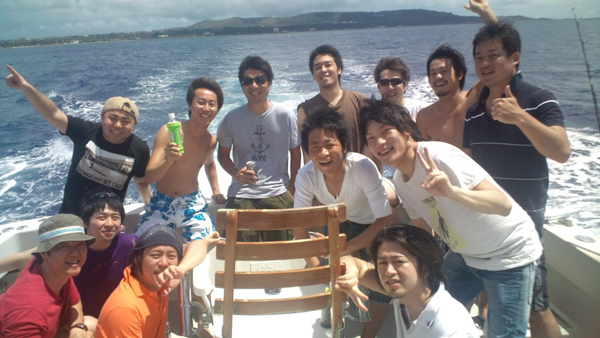 数年に一度の社員旅行、アメーバ事業本部では、箱根、沖縄から、ついにハワイへとスケールアップ。これは「目標を達成してハワイへ行こう」という社内キャンペーンのゴール。純粋な社員旅行ではない。目標達成のプロセスも社員が一丸となって業績アップに向かう施策ともいえる