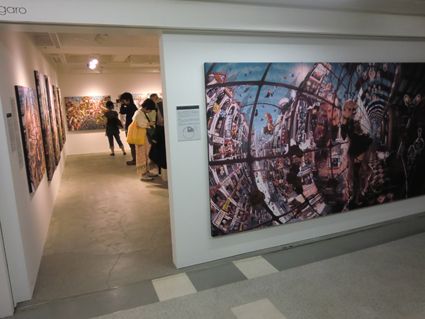 pixivとKaikai Kikiが共同でプロデュースするギャラリースペース「pixiv Zingaro」。2週間毎に新しい展示企画が行われている。写真はJohnHathway氏の「JH科学展」の様子