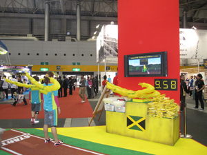 今回のプロジェクトの横展開として、去る10月に行われた大阪マラソンEXPO 2011にてEXPO限定バージョンとして「ONE CLICK TO JAMAICA」を公開。長蛇の列ができるほどの人気を博した。短時間で体験できるコンテンツとして、リアルイベントにも親和性の高いコンテンツとなった