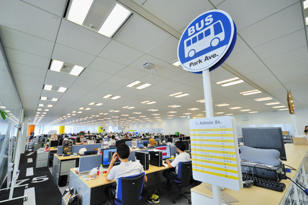 22階にある執務室のテーマは「道」