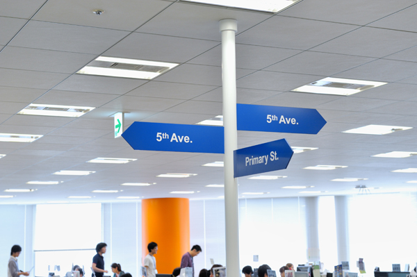 22階にある執務室のテーマは「道」。