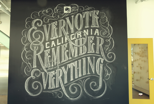 壁一面に描かれたチョークアート。「Remember Everything」とは、いうまでもなくEvernoteのコンセプトのこと