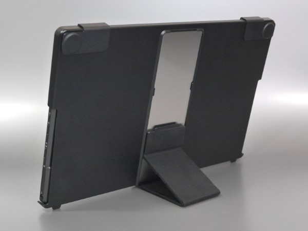 フォトフレームのような折りたたみやすいシンプルな構造のスタンドが大半を占めます