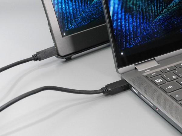 DP Alt Modeに対応したノートPCとならば、USB Type-Cケーブル1本で接続できます