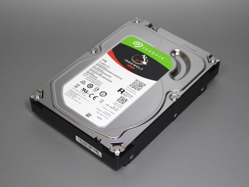Seagate（シーゲイト）のハードディスクドライブ「IronWolf（アイアンウルフ）」。最大14TBまでのモデルをラインナップしています