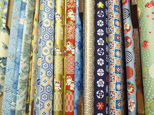 楮紙に印刷が施された千代紙