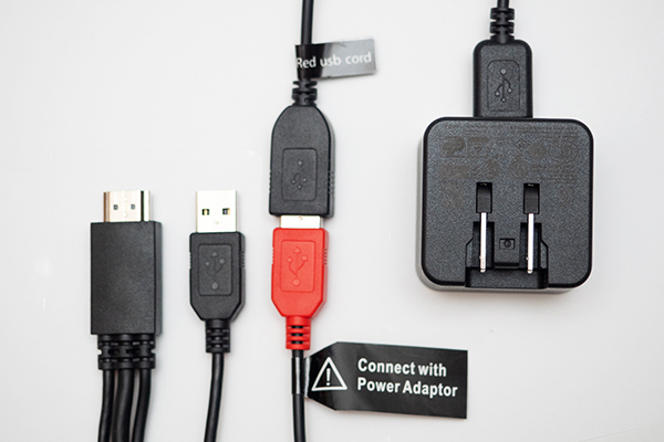 USB Type-A（赤）は付属の延長ケーブルとACアダプタにつないで電源コンセントに差し込んでもOKです