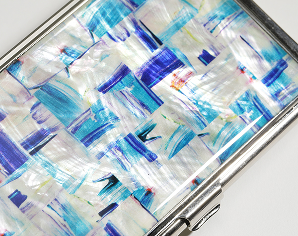 <span style="color: #666699;">写真は「名刺カードケース（ミネラルブルー）」のもの</span>