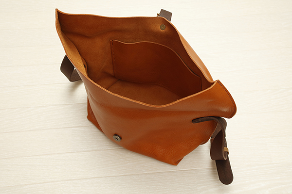 <span style="color: #666699;">開口部が広く、中身の確認やモノの出し入れもしやすい</span>