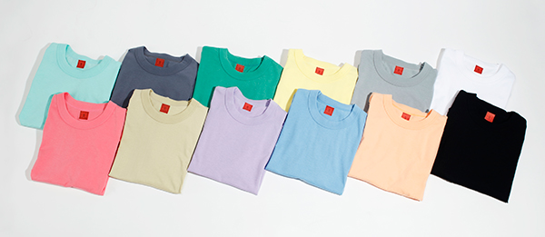 <span style="color: #666699;">「01Tシャツ」カラーラインナップの一部</span>