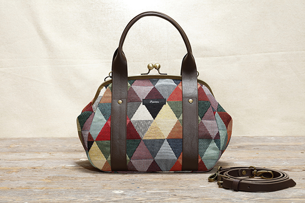 <span style="color: #666699;">ぽってりがま口ショルダーバッグ：TRIANGLE（カラフル）</span>