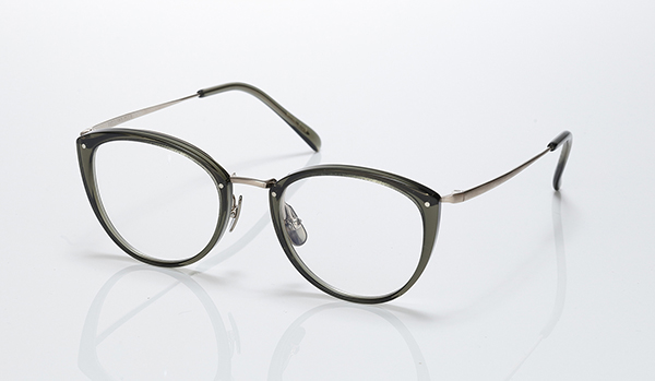 <span style="color: #666699;">「GRACE」（カラーナンバー：#486 ganges/gold）</span> 