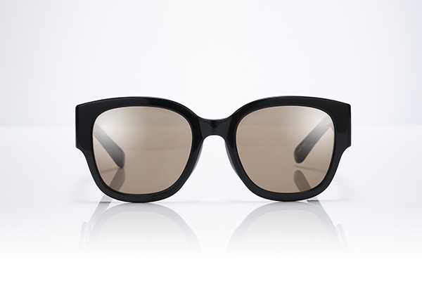 <span style="color: #666699;">キーホールのないシンプルで研ぎ澄まされたフォルム</span> 