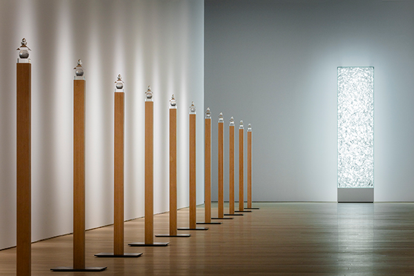 「杉本博司　瑠璃の浄土」展示風景 © Hiroshi Sugimoto 撮影：小野祐次