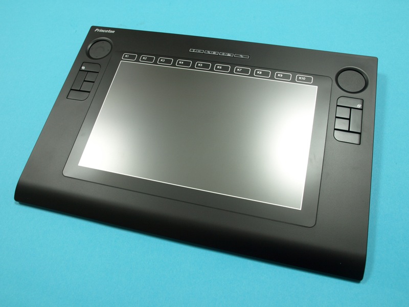 黒を基調とした薄型デザインの本体