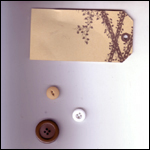 紙のタグやボタン