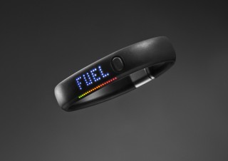 ナイキ、様々な動きを測定し日常生活をスポーツにする「NIKE+FuelBand」を発表