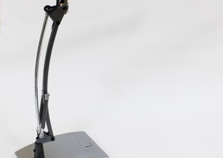 エバーグリーン、デジカメ機能を備えるLEDデスクスタンドライトを発売