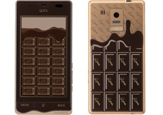 ドコモ、チョコレート型のユニークなAndroidスマホ「Q-pot.Phone SH-04D」