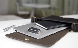 ロジクール、ユニークなデザインの小型ワイヤレスマウス「キューブ」