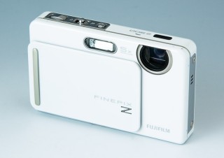 タッチパネルデジカメ「Z300」