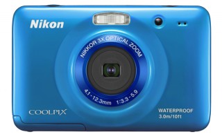 ニコン、かんたん操作と防水機能に優れた家族で楽しめるデジカメ「COOLPIX S30」