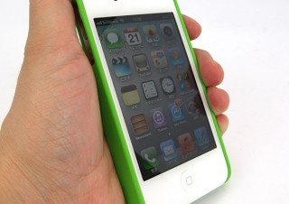 スペック、ホームボタンの誤操作を防止できるiPhone4S/4用ケースを発売