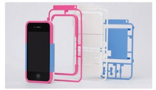 3つのパーツを組み立てて完成させるプラモデル型のiPhone4/4Sケース「KIT_」が登場