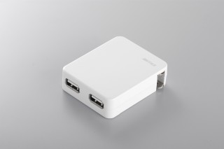 家庭用コンセントから充電可能なUSB充電器