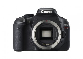 フルHD動画撮影が行えるデジタル一眼レフカメラ「EOS Kiss X4」